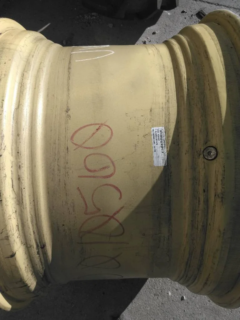 Used 20 x 30 Rim & Rail Wheel 12-19.685-17.651 image 2