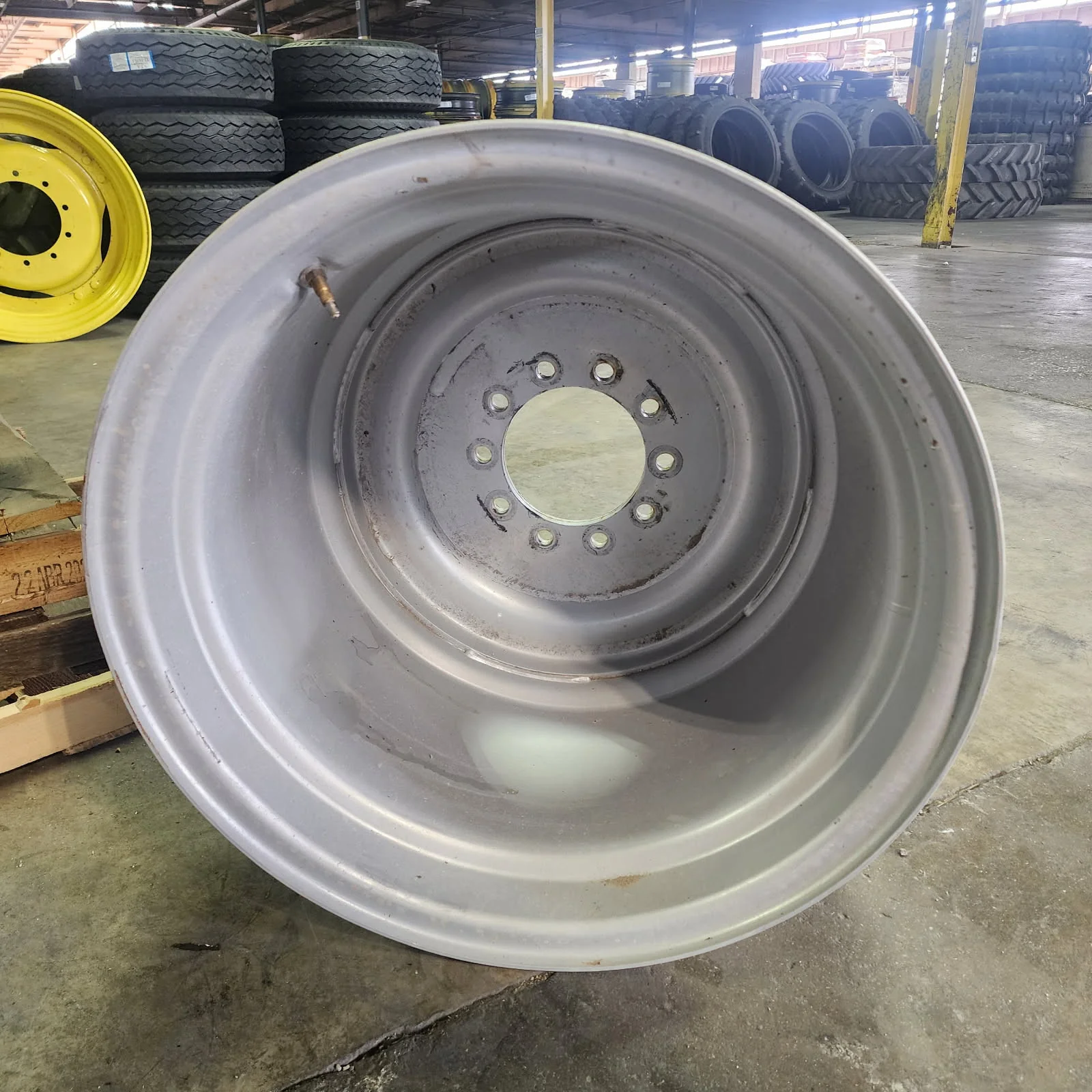 Take-Off 25 X 26 10-8.858-6.92 Case Silver Combine Wheel