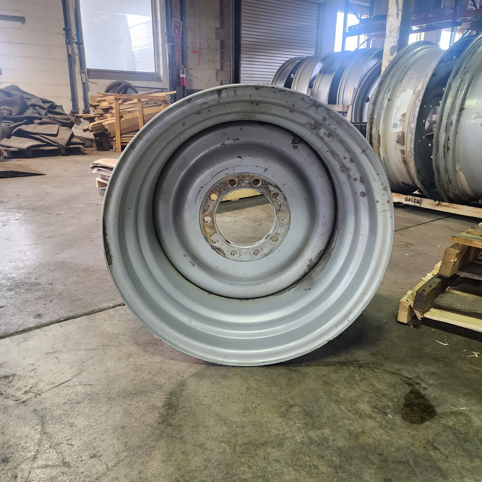 Take-Off 25 X 26 10-8.858-6.92 Case Silver Combine Wheel image 3