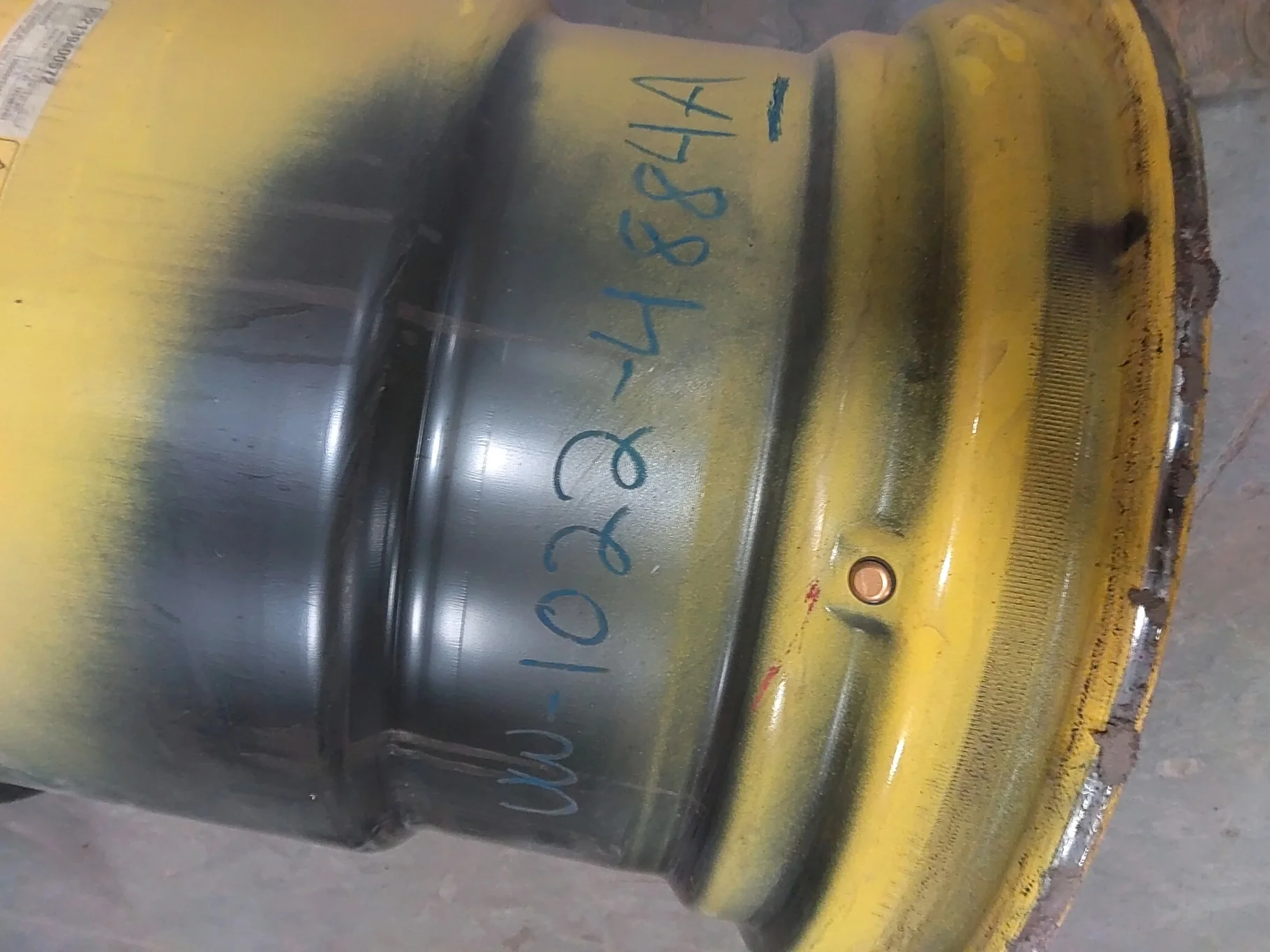 Used 25 X 26 8-8-6.013-2.52 Yellow Combine Wheel image 4