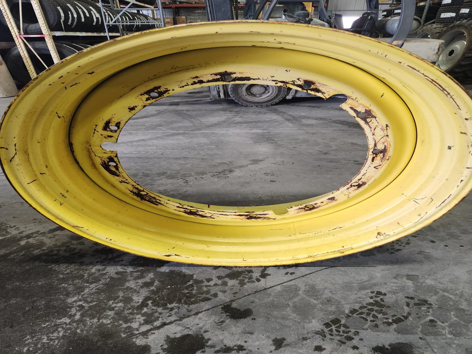 Used 20 x 46 12-32.047-30.17 Yellow Sprayer Wheel