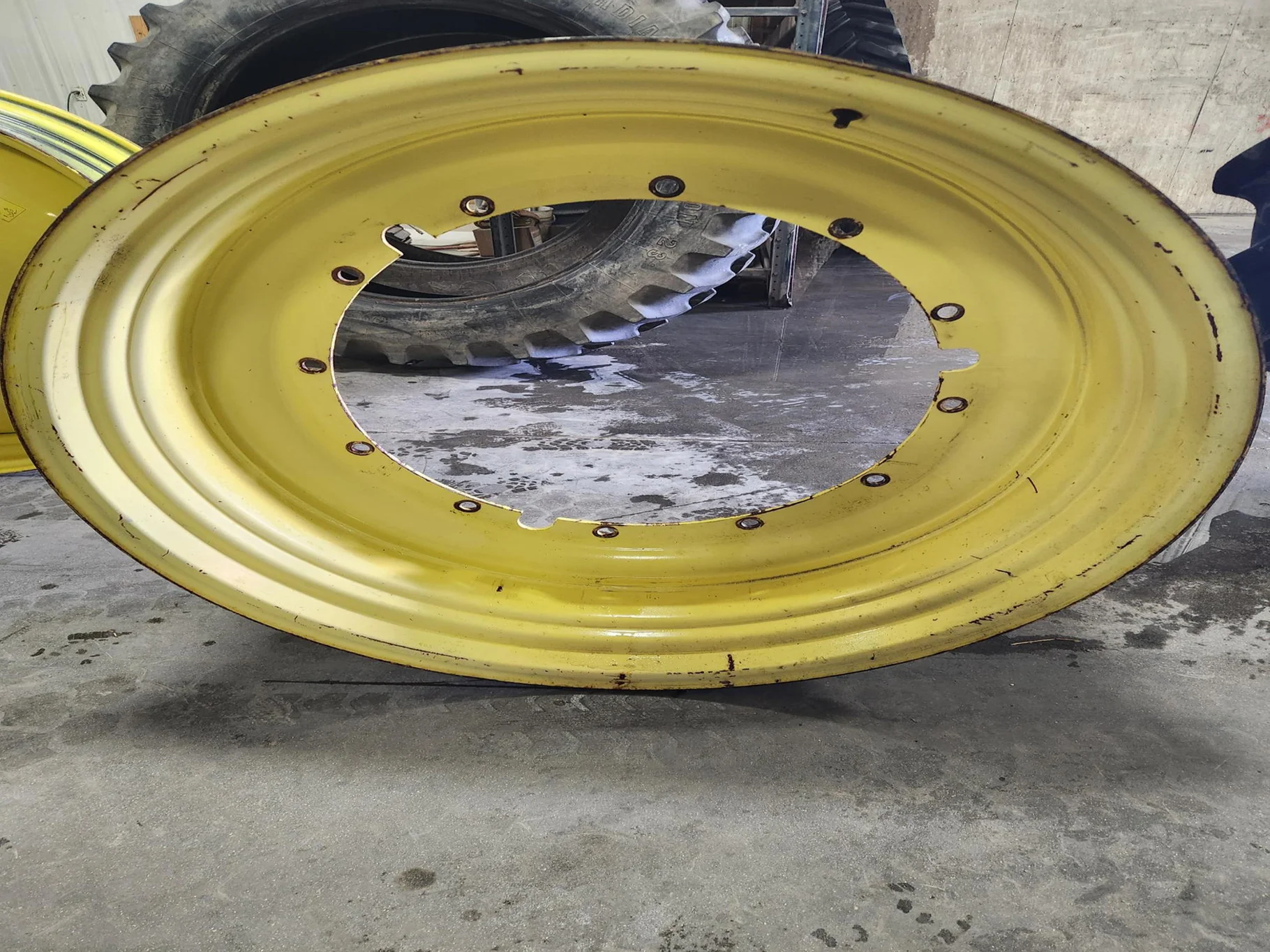 Used 20 x 46 12-32.047-30.17 Yellow Sprayer Wheel image 2