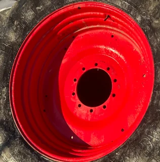 Used 18 x 38 10 Bolt (.937) Dual Wheel Fendt Red image 2