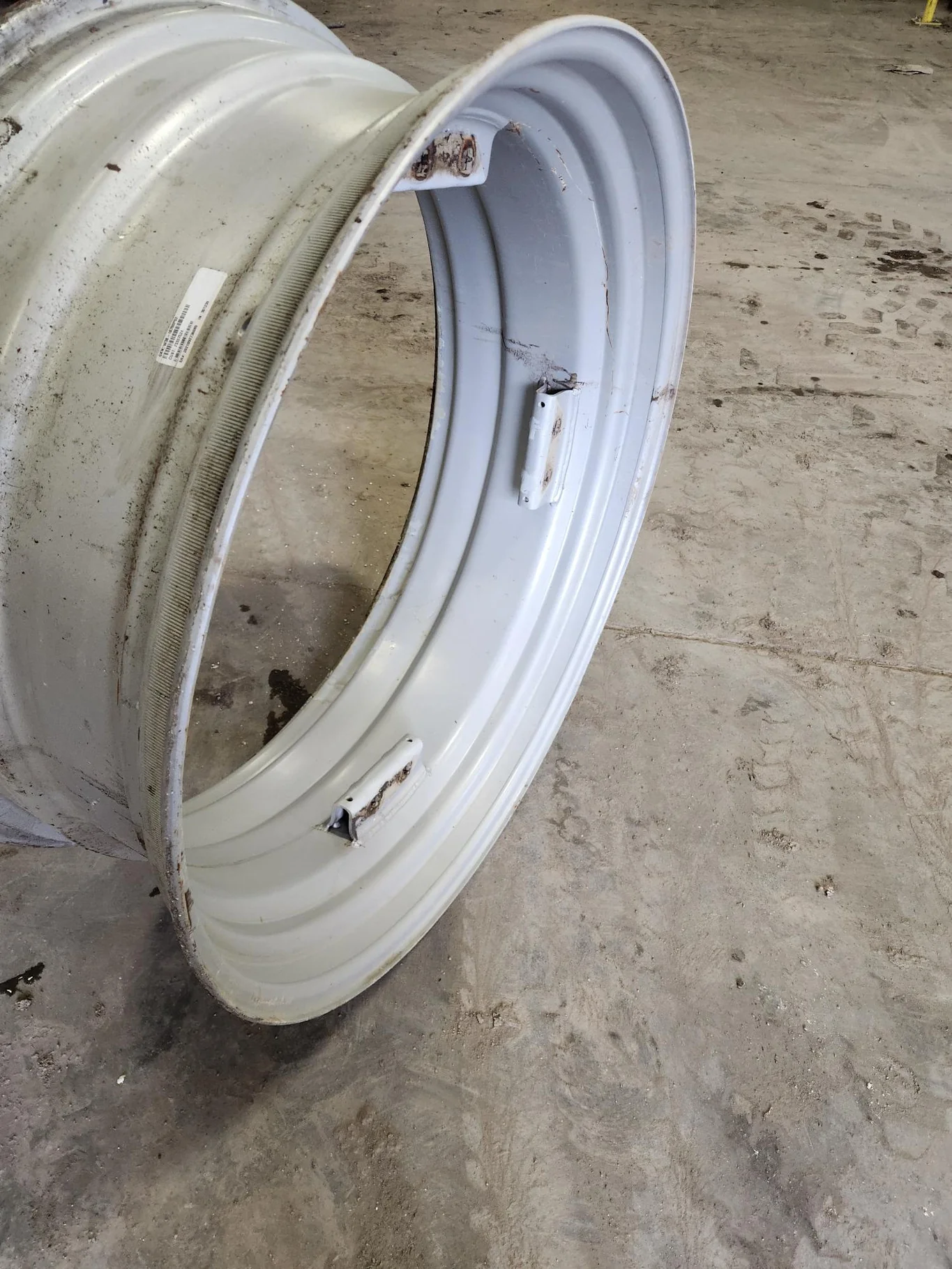 Take-Off 16 x 38 2 Bolt 4/2 Clamp Case Silver Wheel image 3