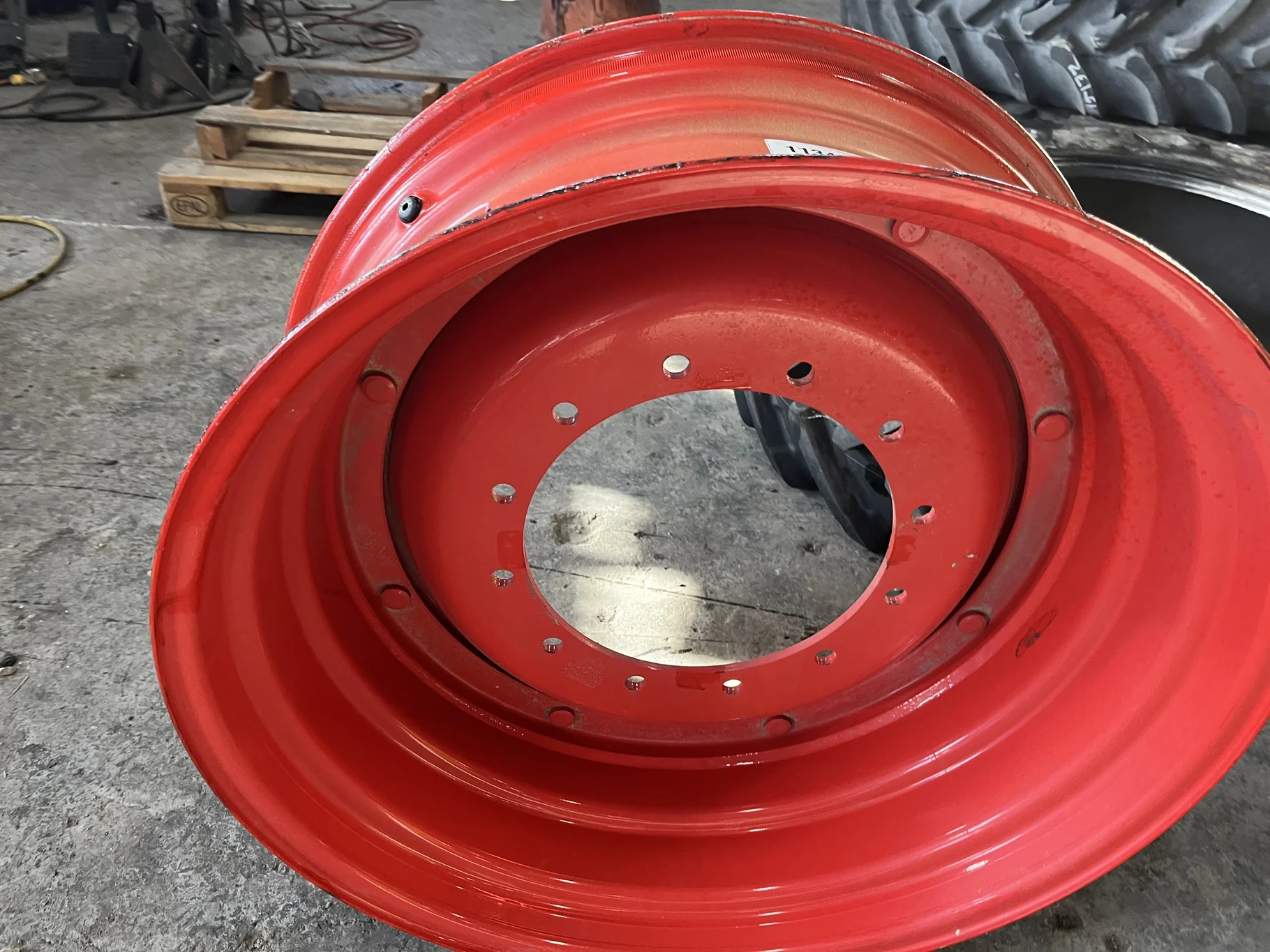 Take-Off 14 X 34 12 Bolt Waffle Fendt Red Wheel
