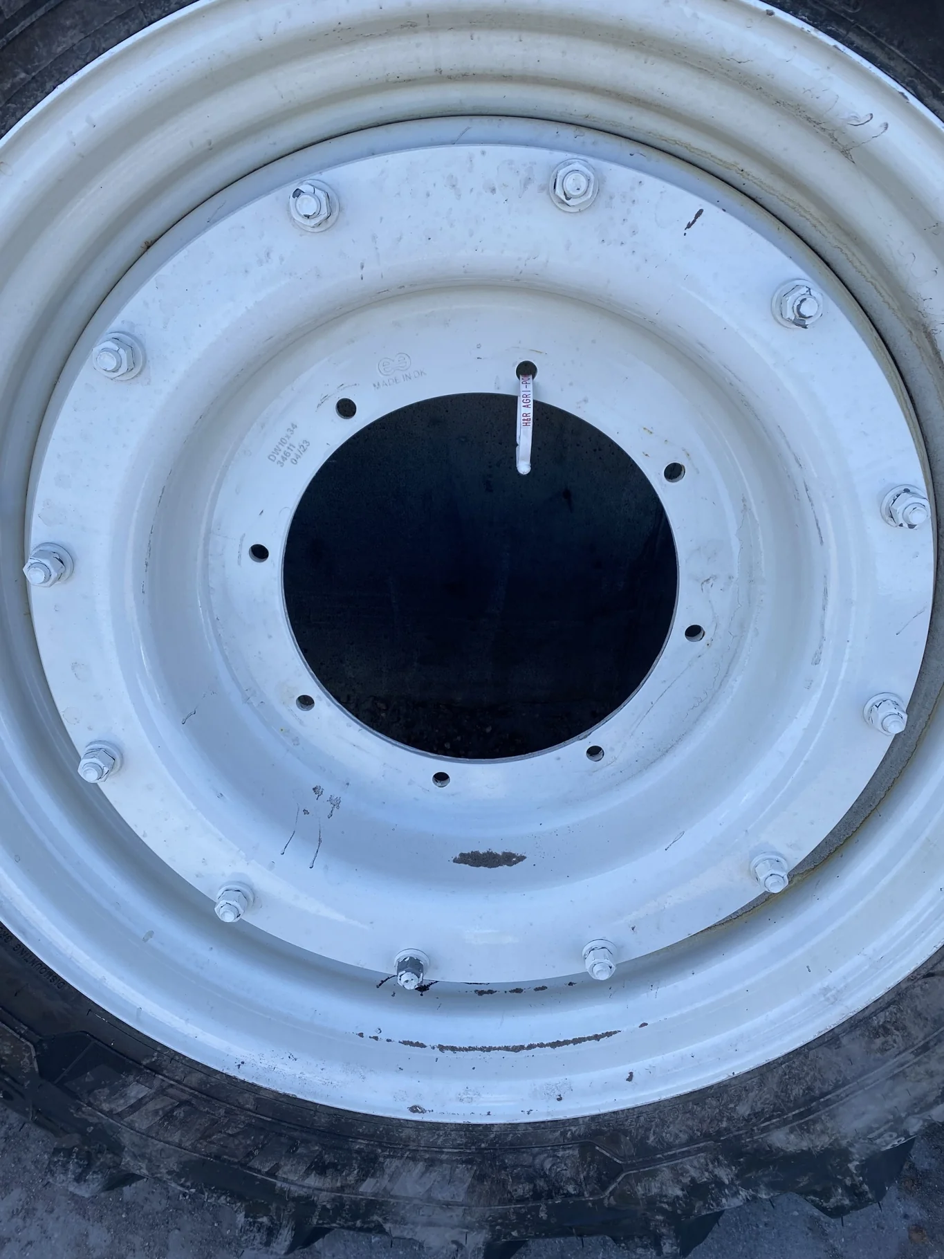 Take-Off 10 X 34 Moveero 12 Bolt NH White Wheel image 2