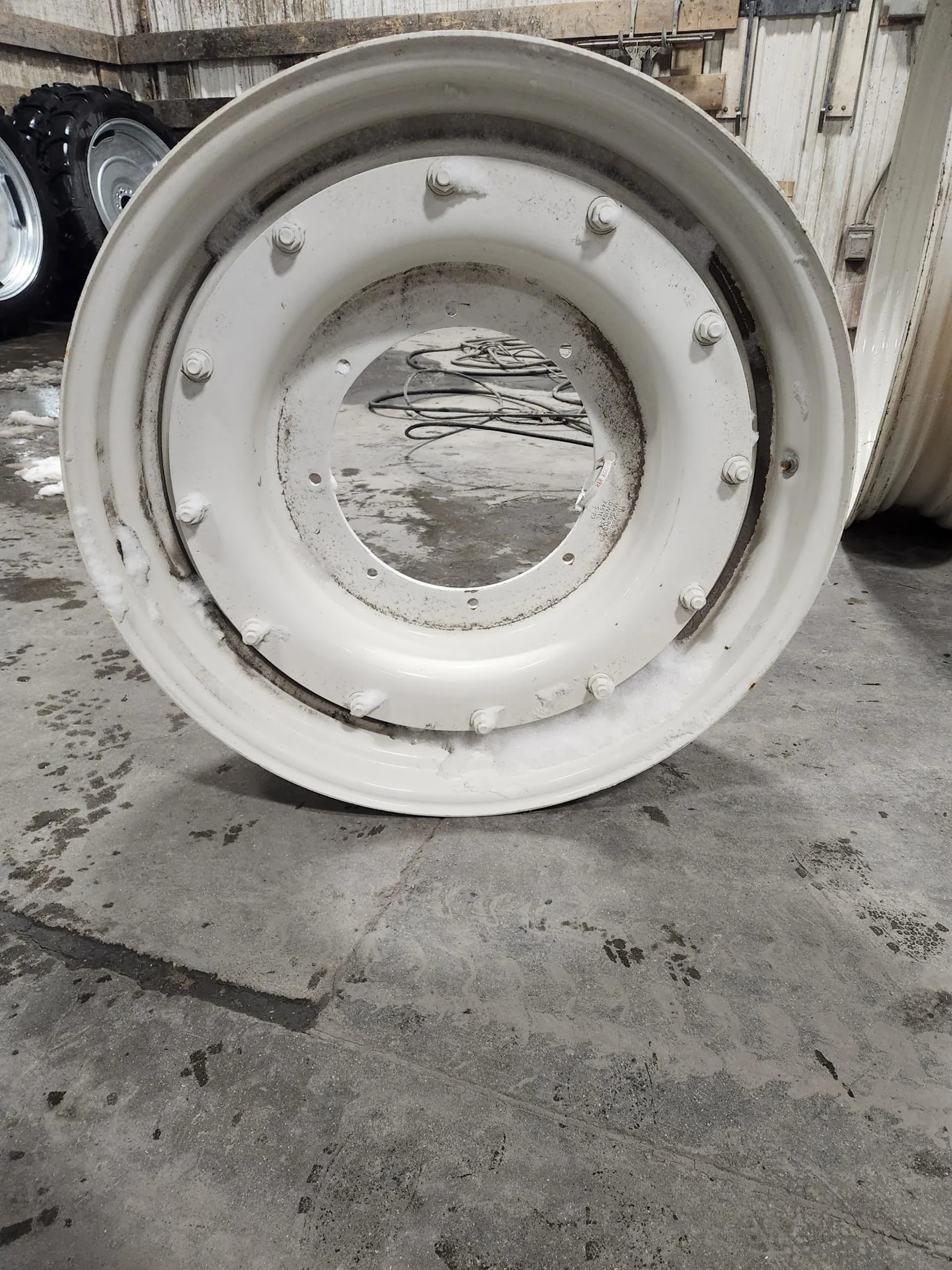 Take-Off 10 x 34 8 Bolt Moveero New Holland White Wheel image 2