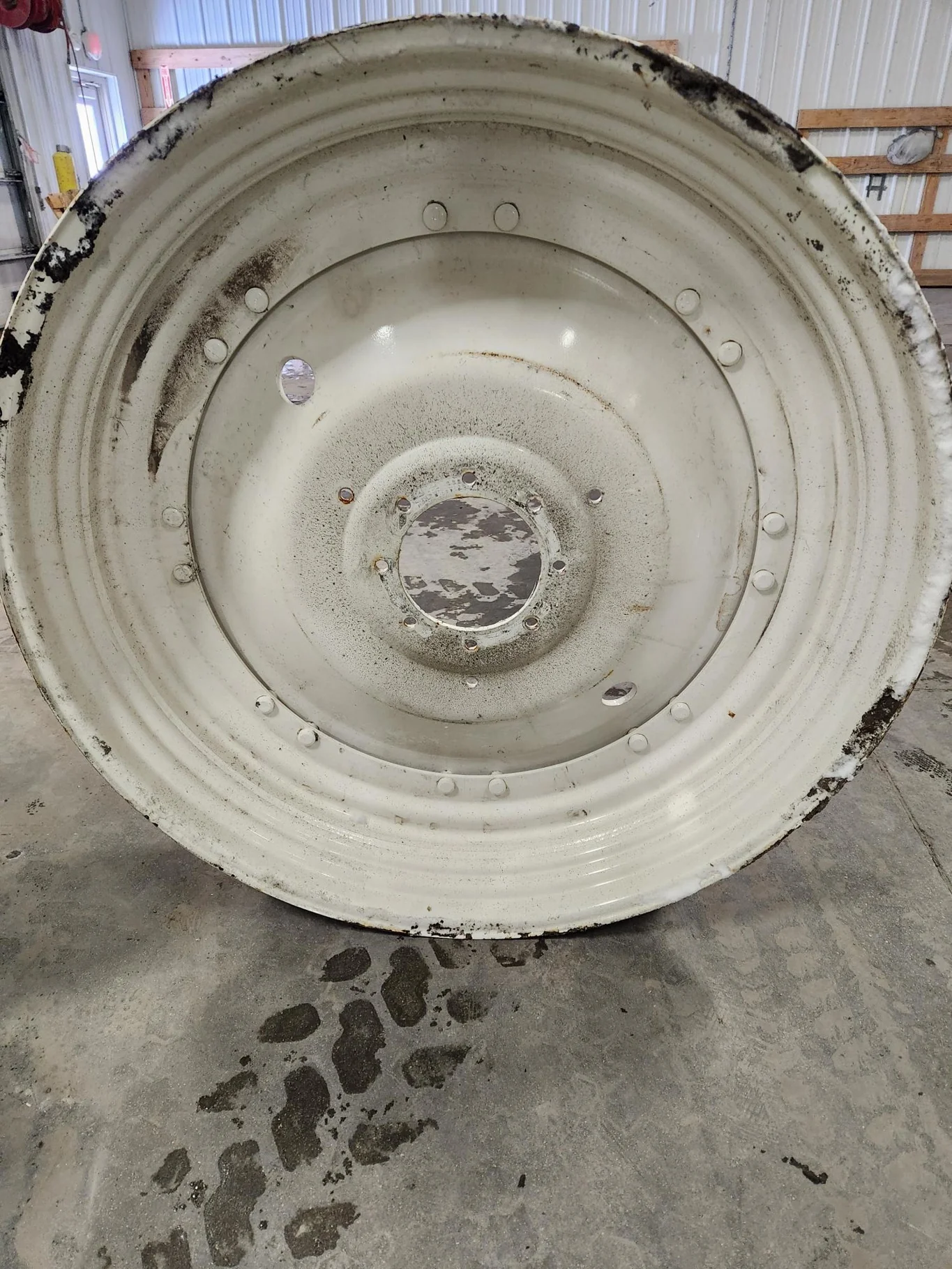Take-Off 10 x 50 8 Bolt Moveero New Holland White Wheel image 3