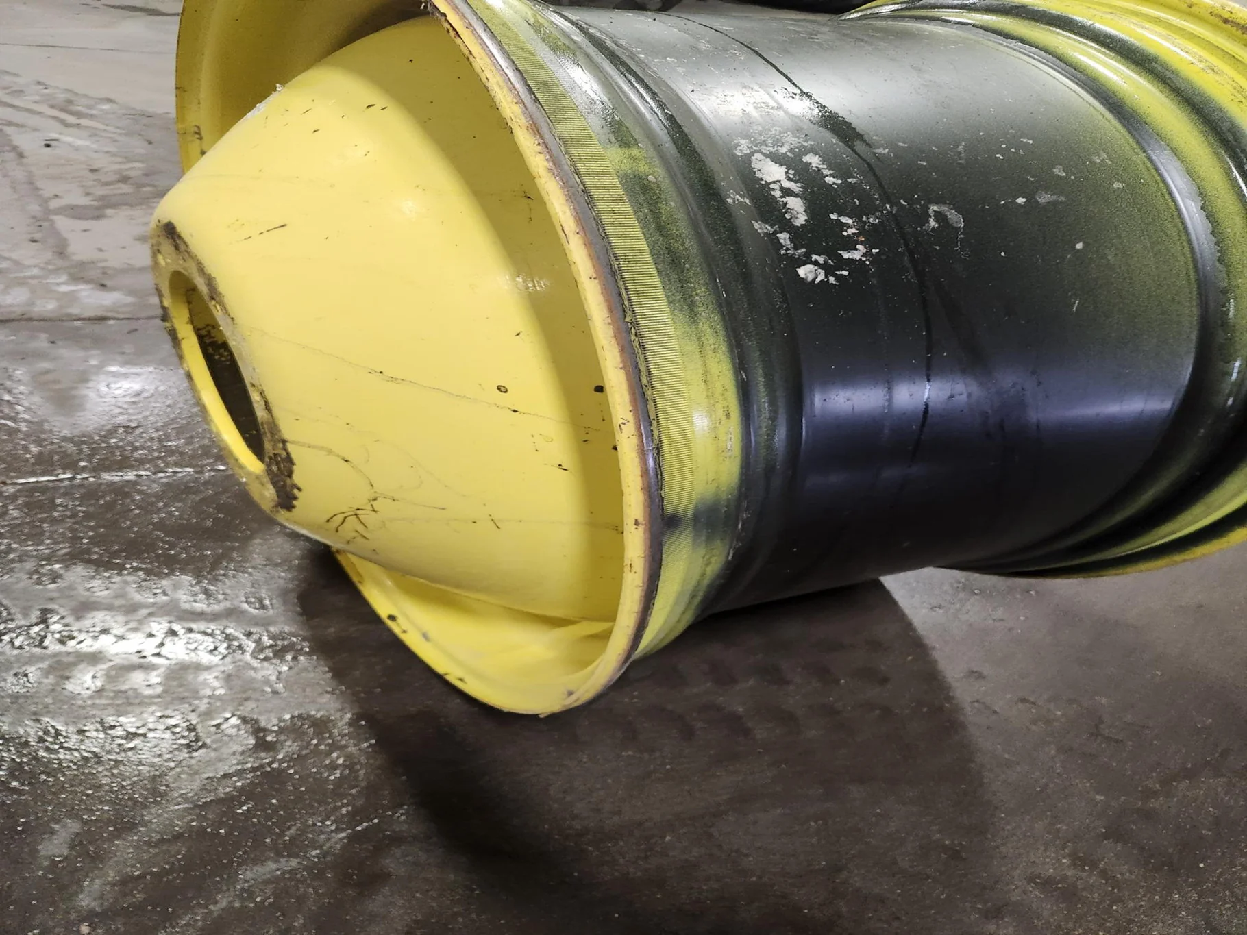 Used 23 x 38 10-13.189-11.070 Yellow Dolly Dual Wheel image 4