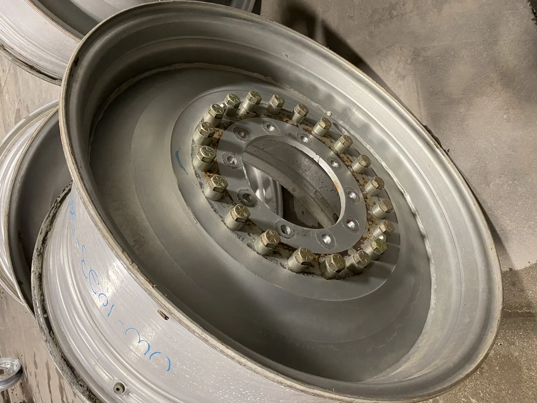 Used 20 X 38 20-13.189-11.071 15" CIH Straddle Dual Wheel image 3