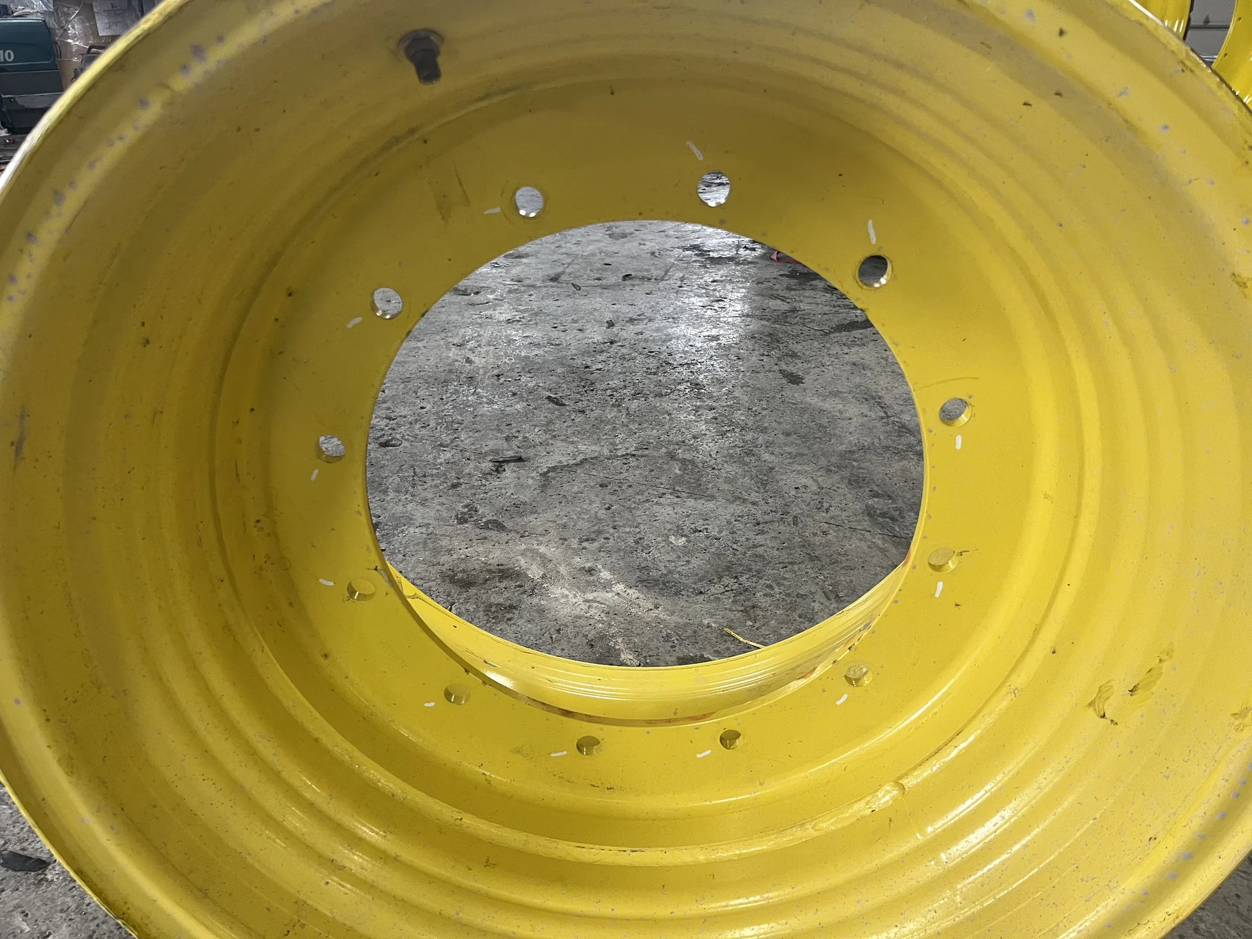 Used 20 X 30 12-19.685-17.651 Rim & Rail Yellow Wheel image 2