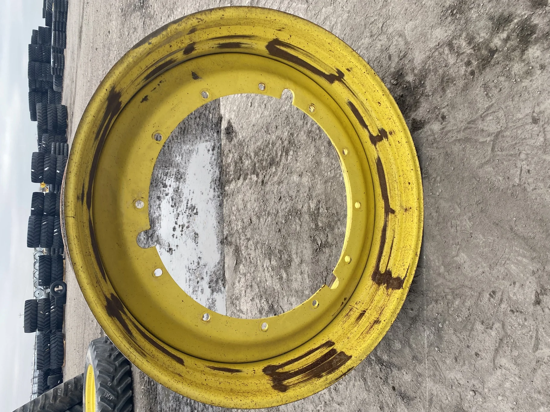 Used 16 X 46 John Deere Yellow 12 Bolt Stub Disc (12-32.047-30.078) 3.1" Offset - Fair Condition  _x