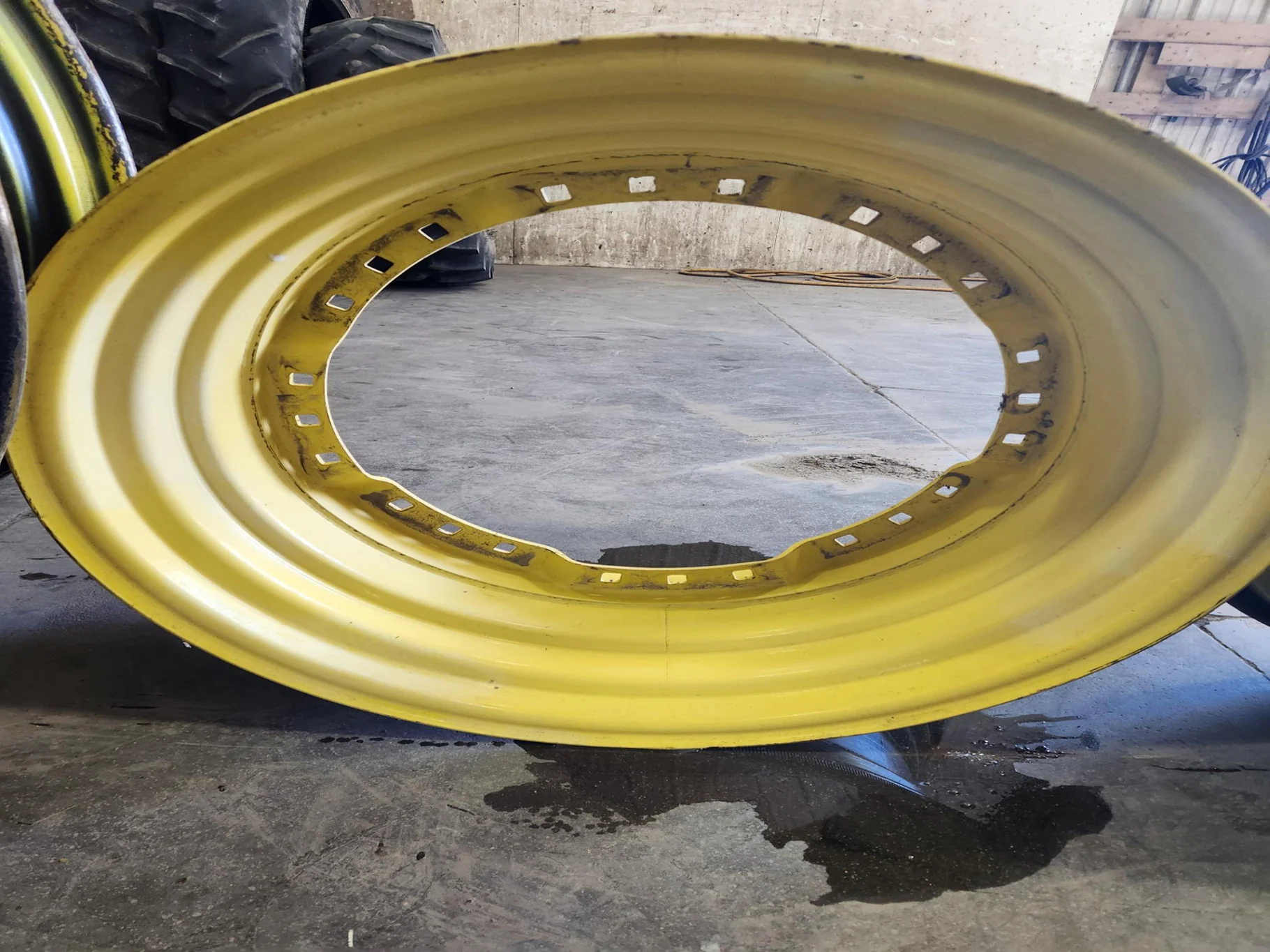 Used 15 x 30 10-13.189-11.077 Yellow Wheel image 3