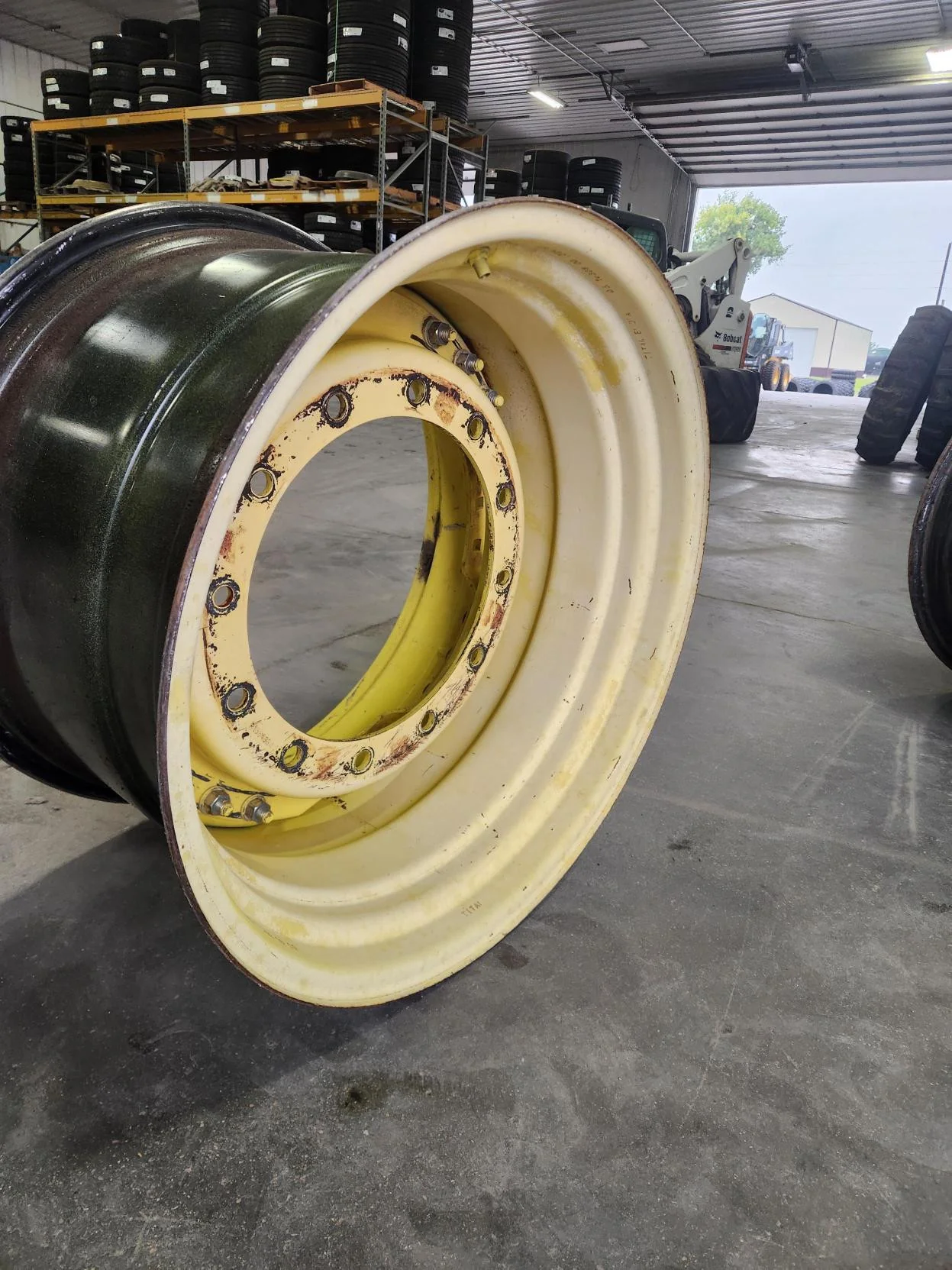 Used 18 X 28 12-16.732 4"OFF Yellow Waffle Wheel w/ Disc image 3