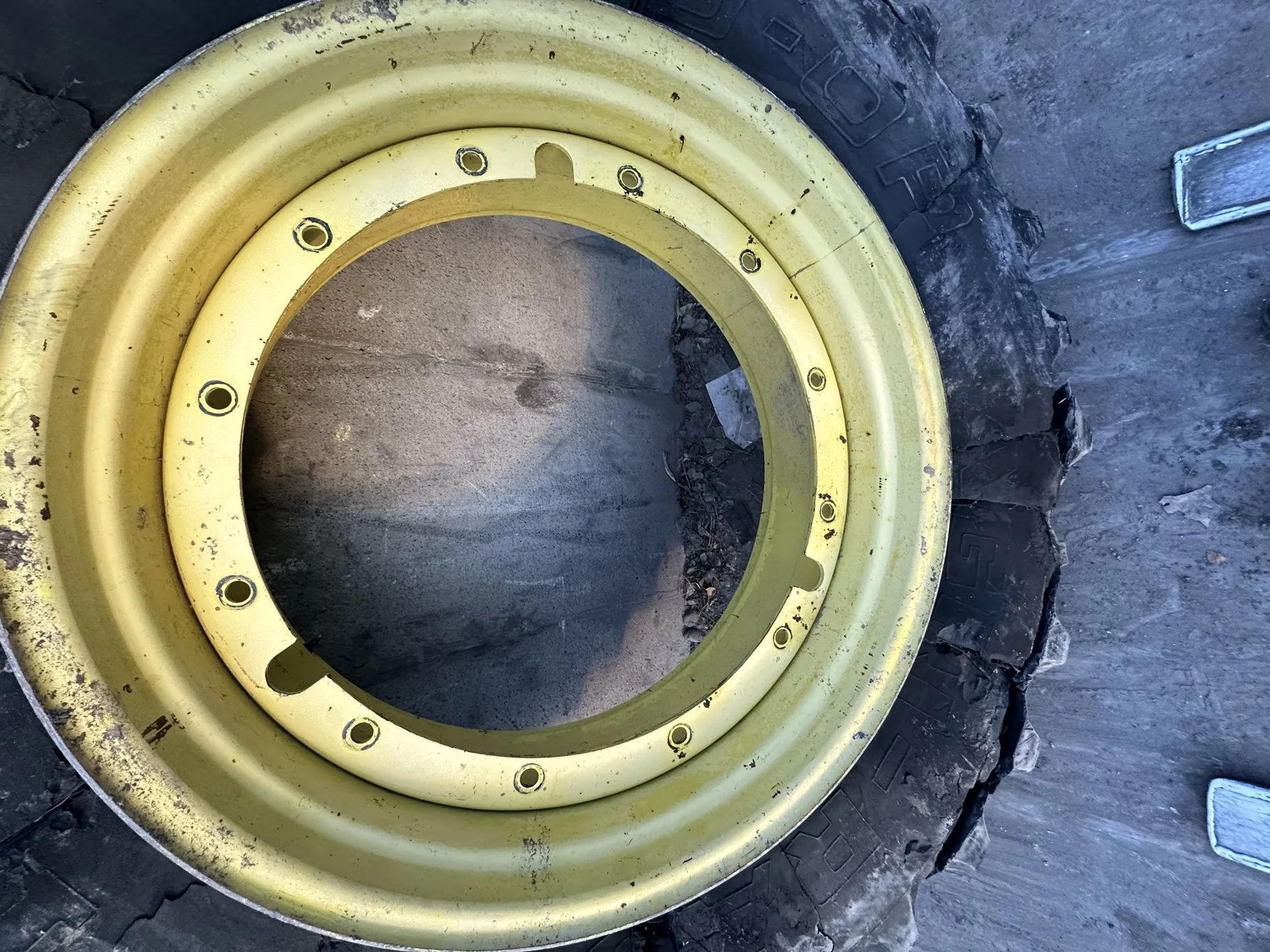 Used 16 X 38 John Deere Stub disc wheels (Faded; Scratches; Rust Spots) image 7