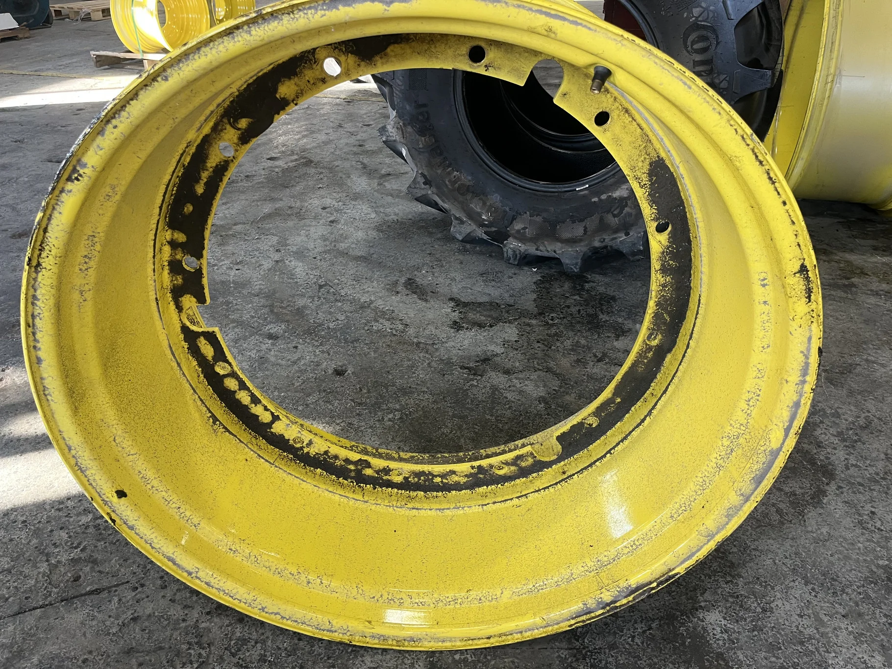 Take-Off 18 X 38 12.32.047-30.09 (.937) 6 3/4" BS Yellow Stub Disc Wheel image 2