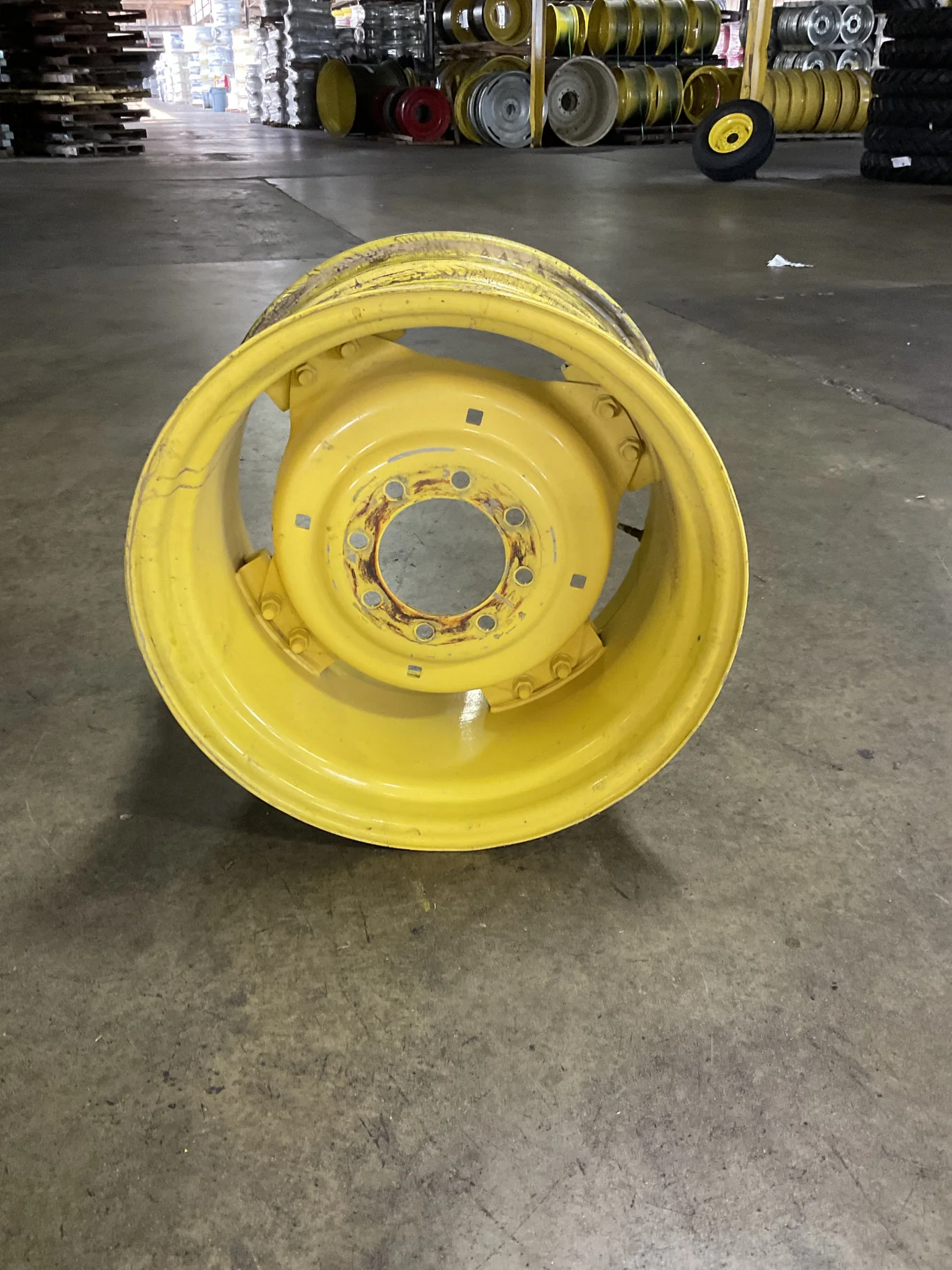 Used 15 x 24 8-8-6 10.75"BS Moveero Yellow 4/2 Square Clamp Wheel & Disc
