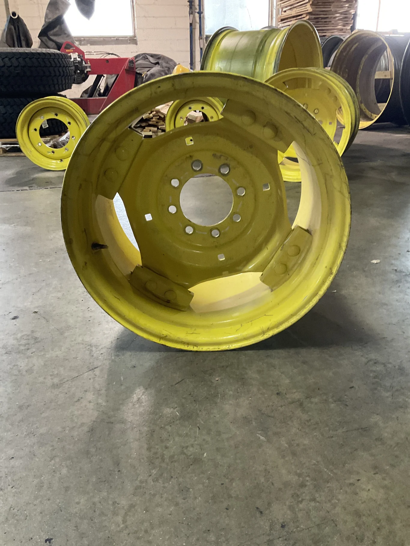 Used 15 x 24 8-8-6 10.75"BS Moveero Yellow 4/2 Square Clamp Wheel & Disc image 2