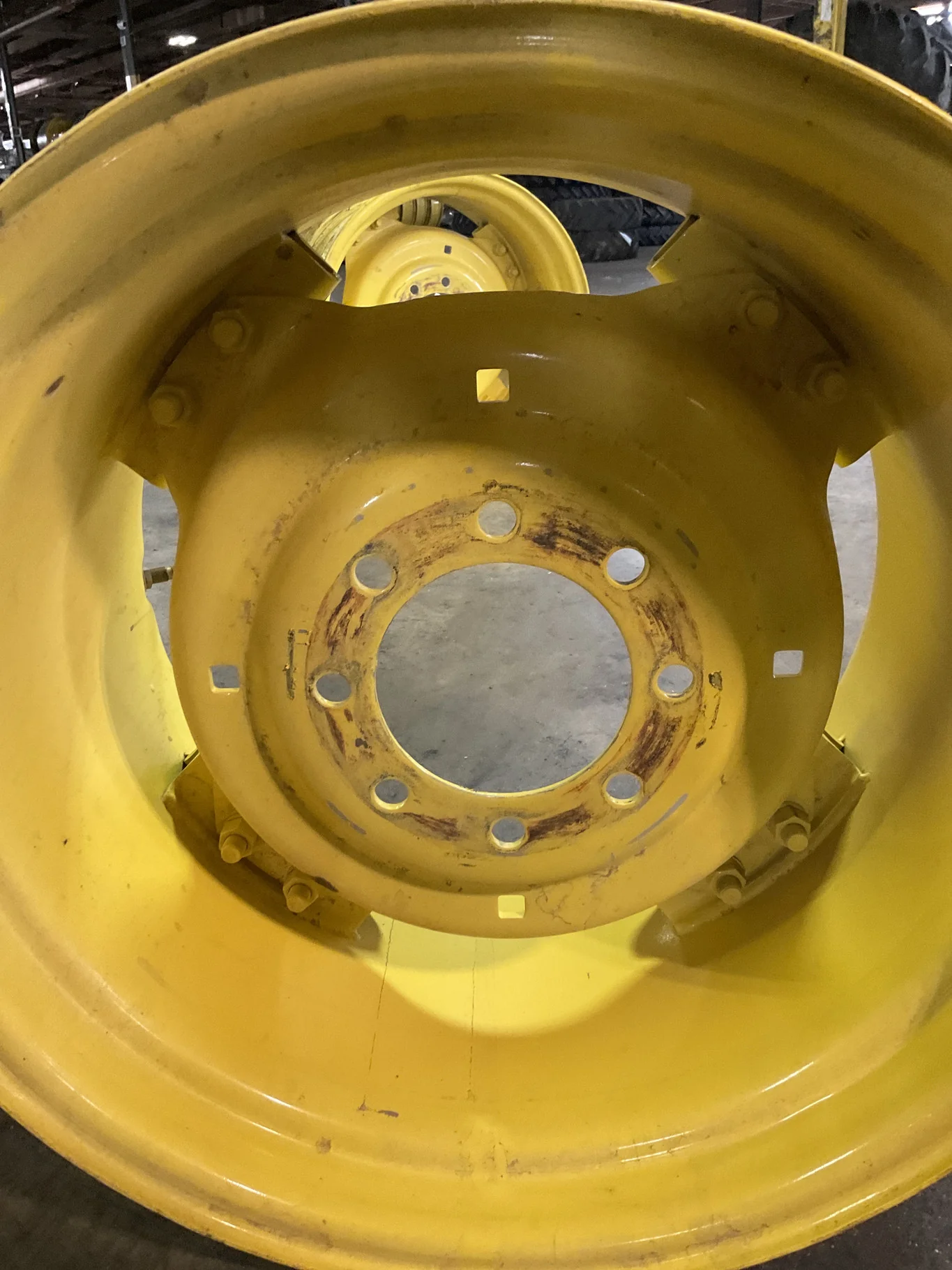 Used 15 x 24 8-8-6 10.75"BS Moveero Yellow 4/2 Square Clamp Wheel & Disc image 3