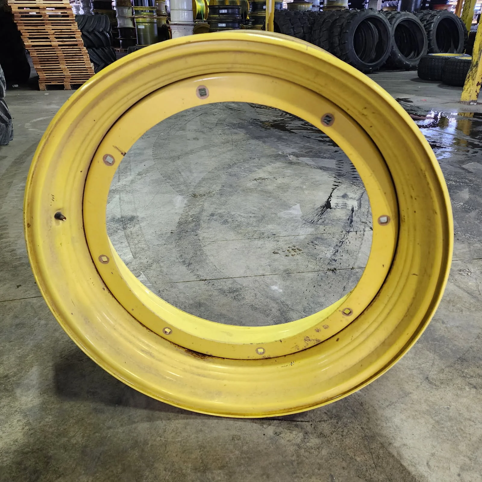 Used 15 X 38 8-31.0-29.0 9.5"BS Rim & Rail Yellow Wheel image 2