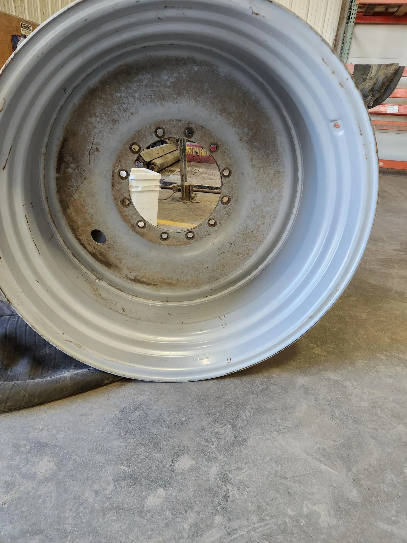 Used 23 x 38 12-15.748-13.829-7.28 Case Silver Sprayer Wheel image 2