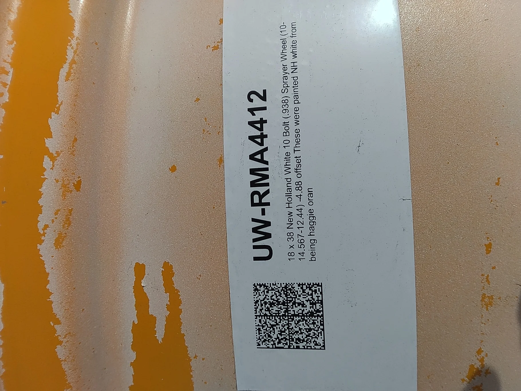 Used 18 x 38 10-14.567-12.44-4.88 offset New Holland White 10 Bolt (.938) Sprayer Wheel