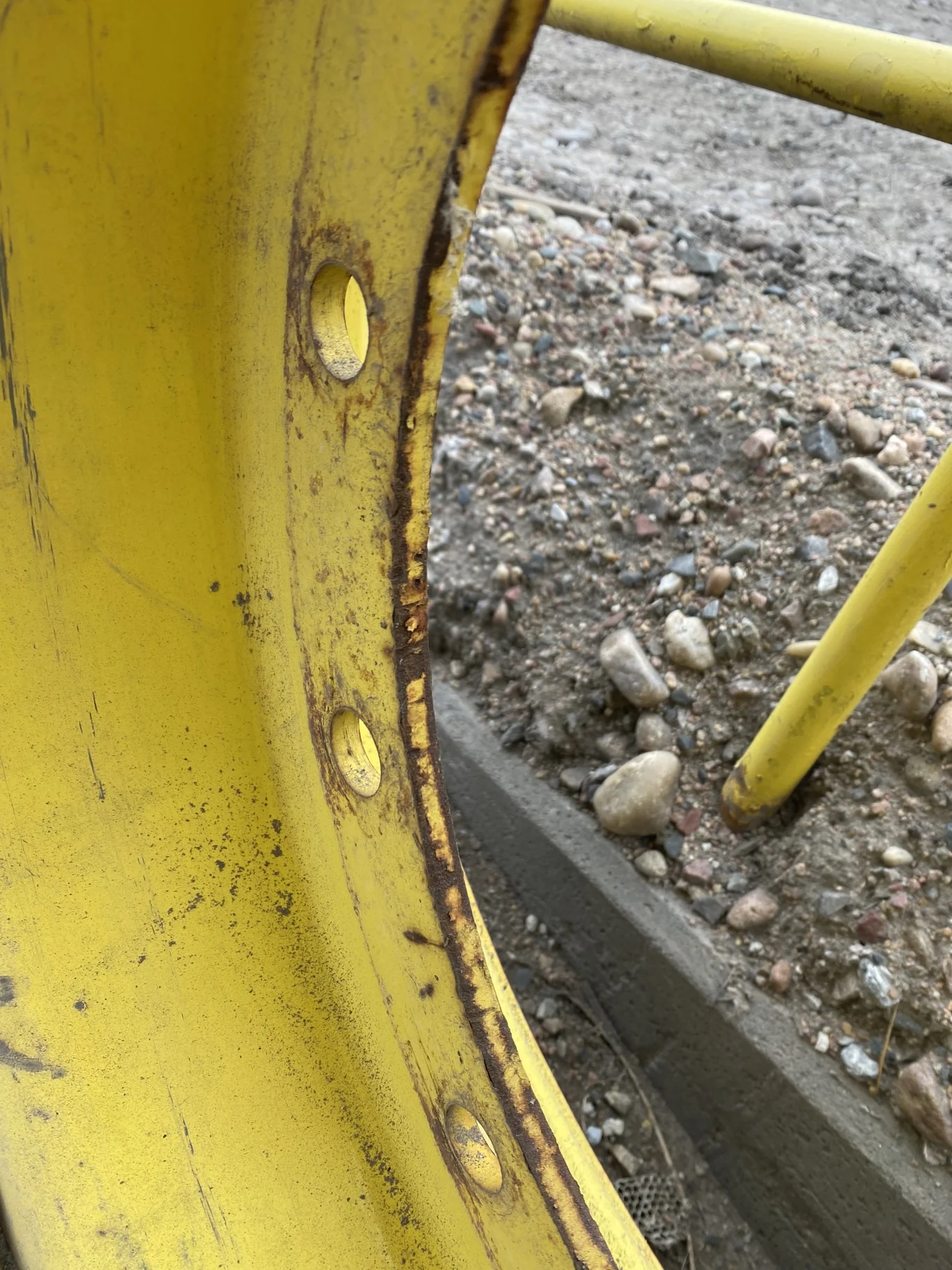 Used 15 x 30 24-16.732-14.640 3 BOLT WAFFLE  Yellow Wheel image 5