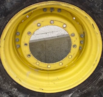 Used 15 x 30 24-16.732-14.640 3 BOLT WAFFLE  Yellow Wheel image 2