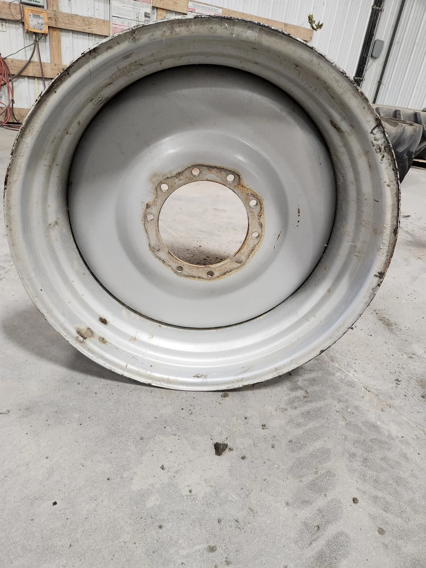 Used 23 x 38 10 Bolt Case Silver Sprayer Wheel