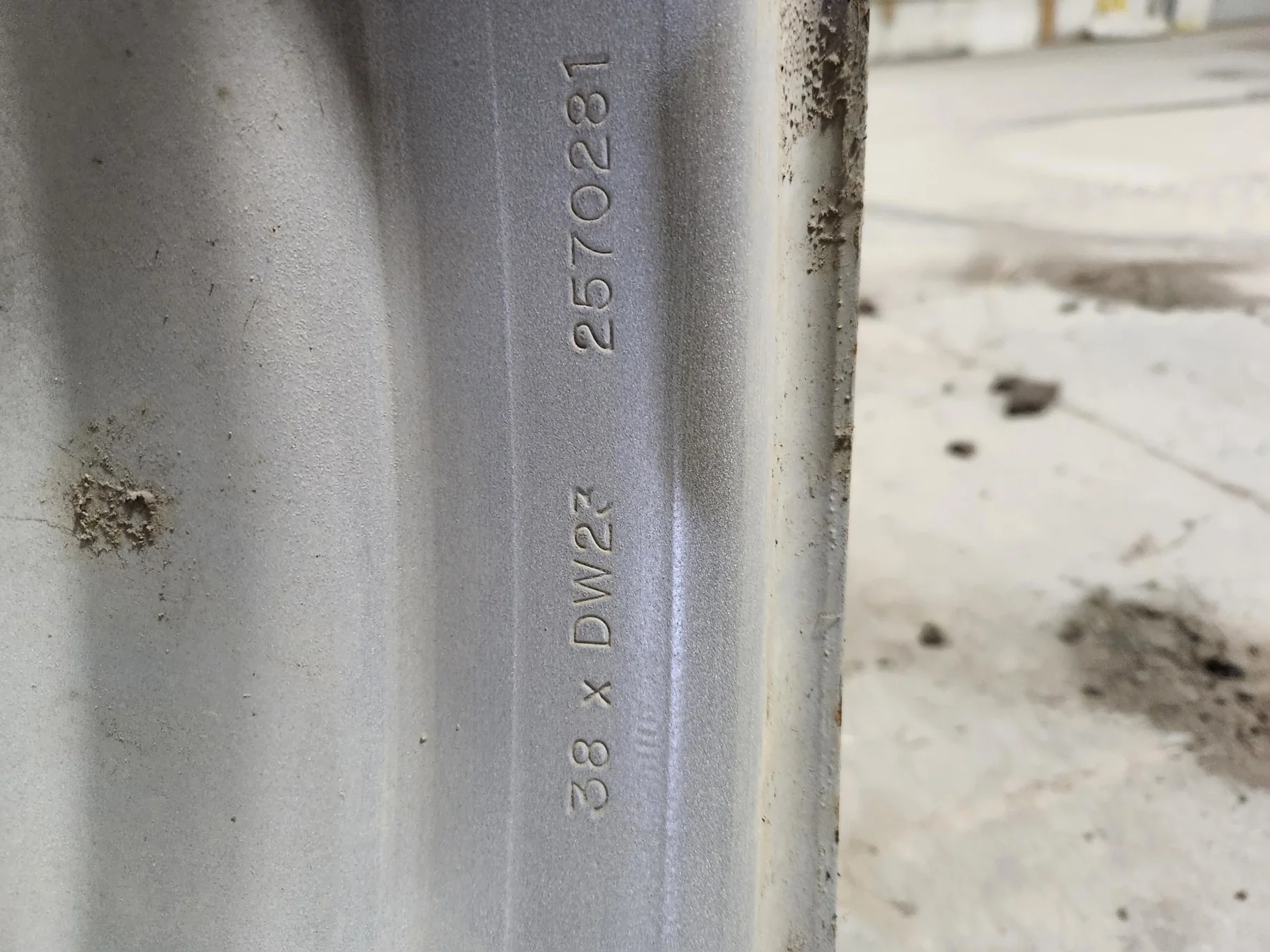 Used 23 x 38 10 Bolt Case Silver Sprayer Wheel image 3