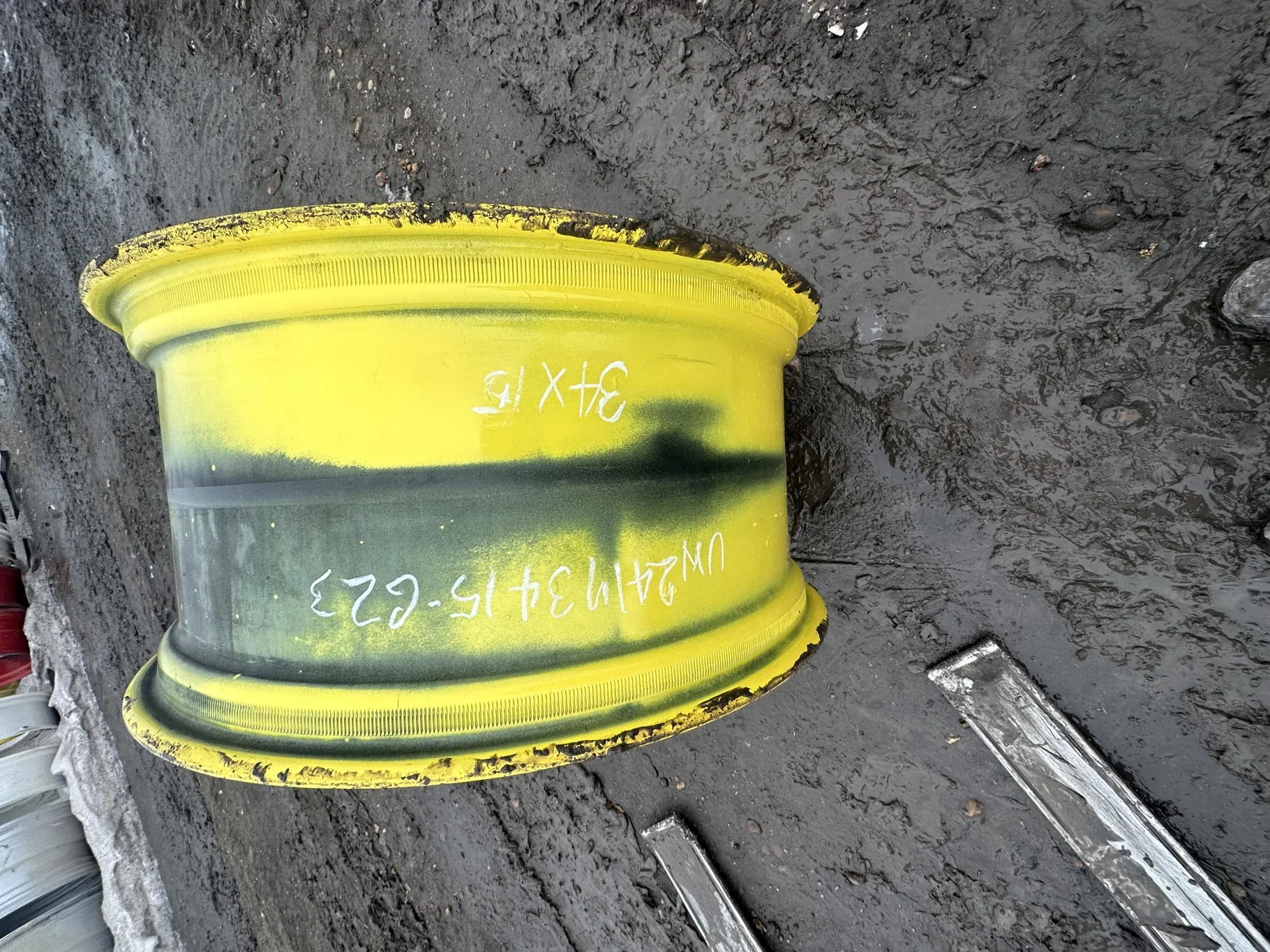 Used 15 X 34 John Deere 3 bolt waffle Wheel (scratches; scuffs) image 3