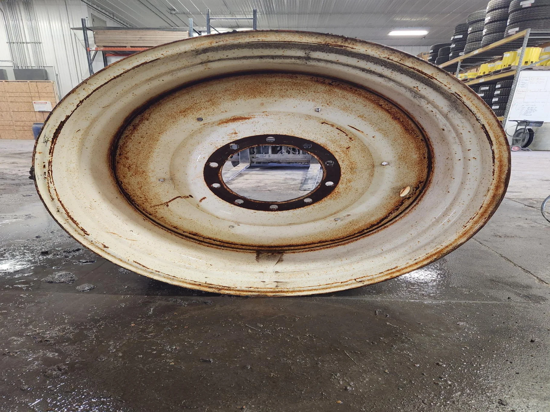 Used 28 x 42 10-13.19-11.07 NH White Wheel image 5
