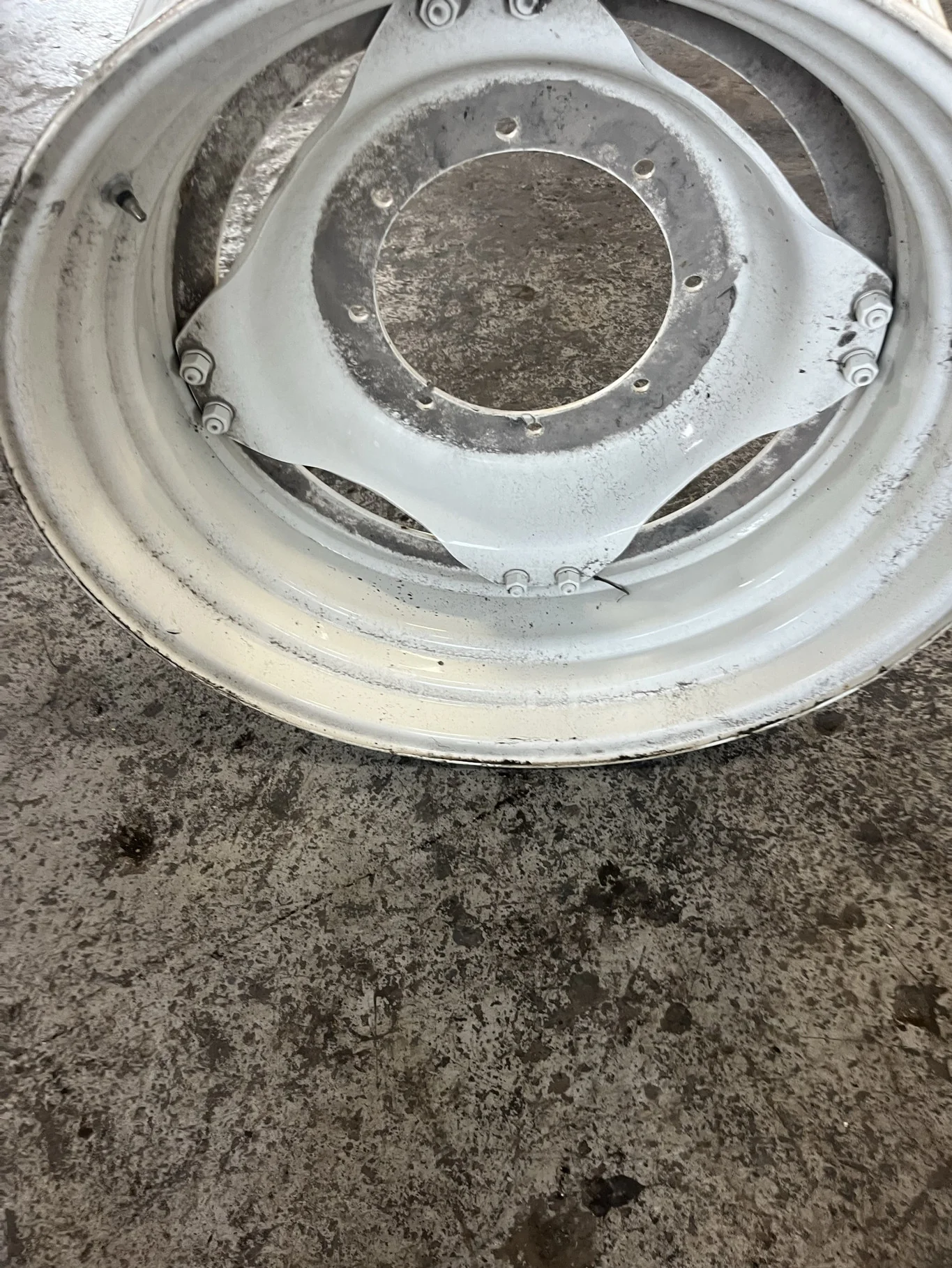 Take-Off 12 X 30 8-12.992-11.446 4/2 Clamp NH White Wheel w/ 28" Disc image 2