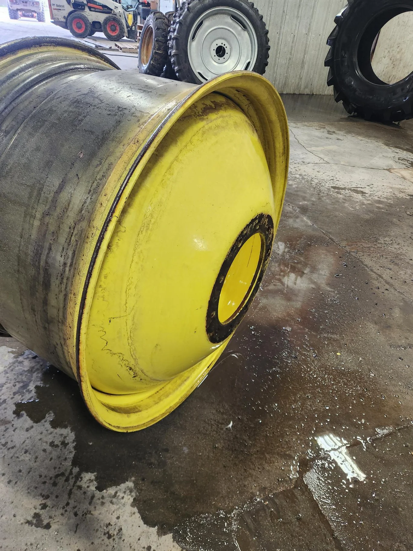 Used 23 x 38 10 Bolt Inside Doly Dual Yellow Wheel w/ Disc