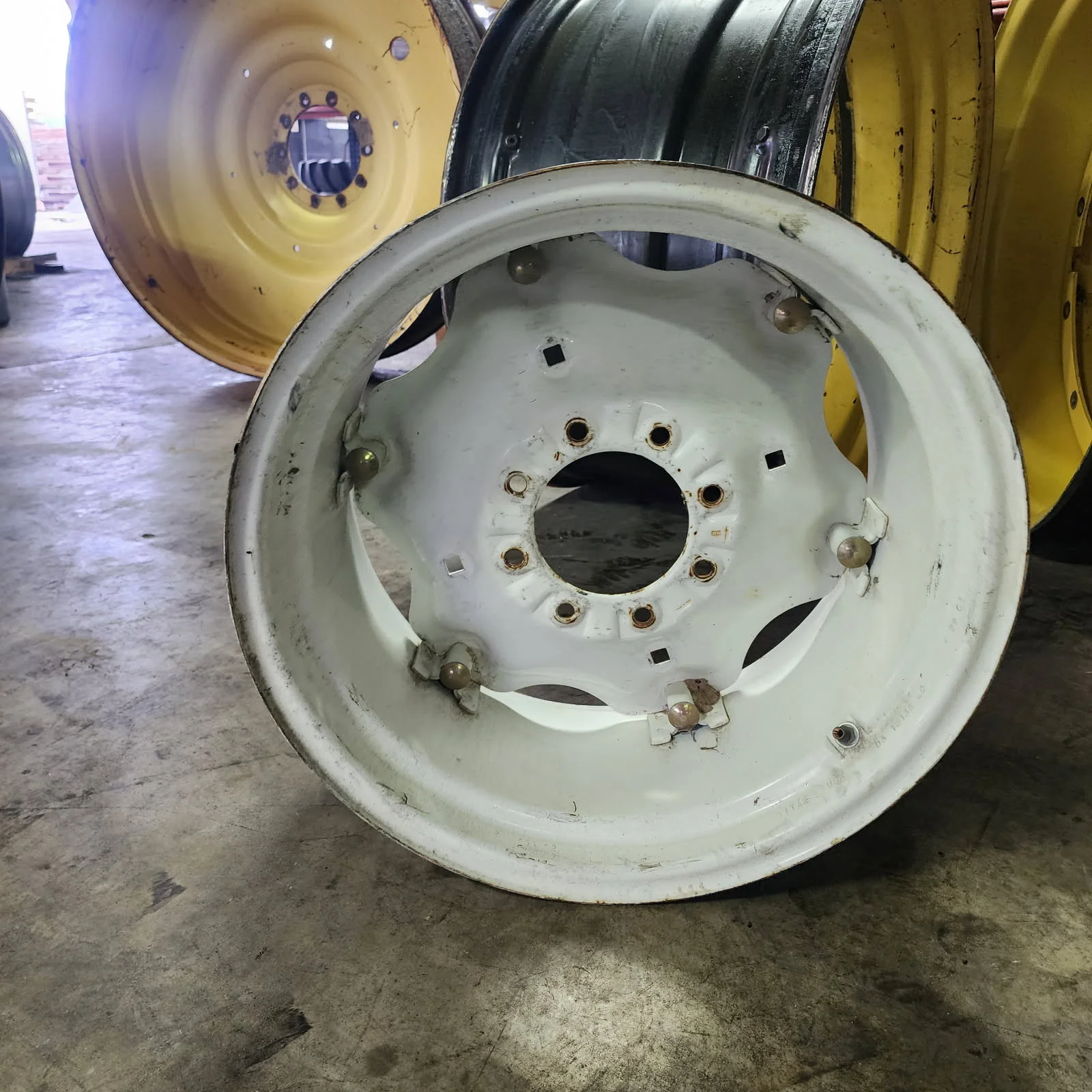 Take-Off 12 X 24 8-8-6 NH White 6 Clamp  Wheel w/ Disc image 2