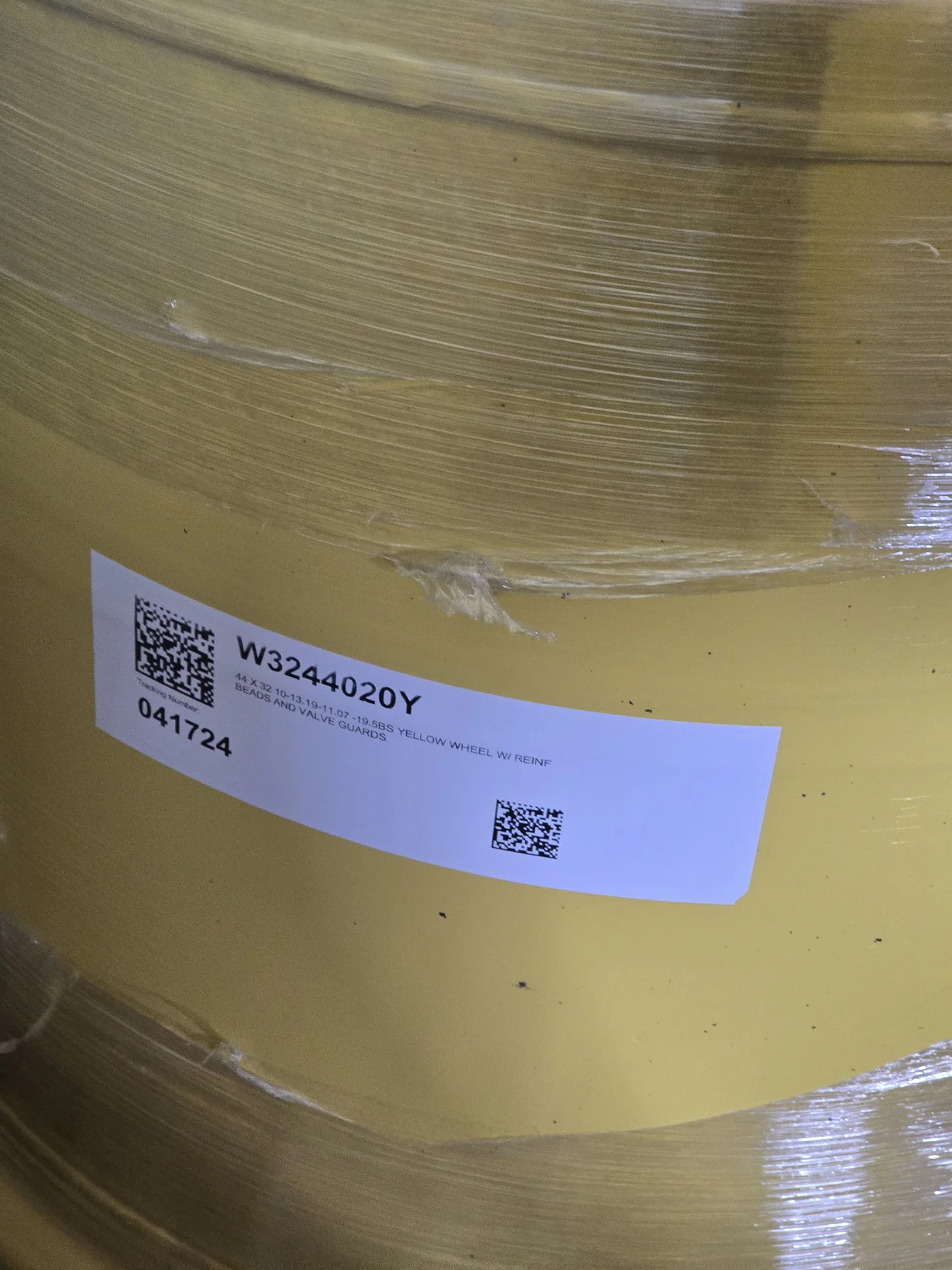 44 X 32 10-13.19-11.07 -19.5BS YELLOW WHEEL W/ REINF BEADS AND VALVE GUARDS image 3