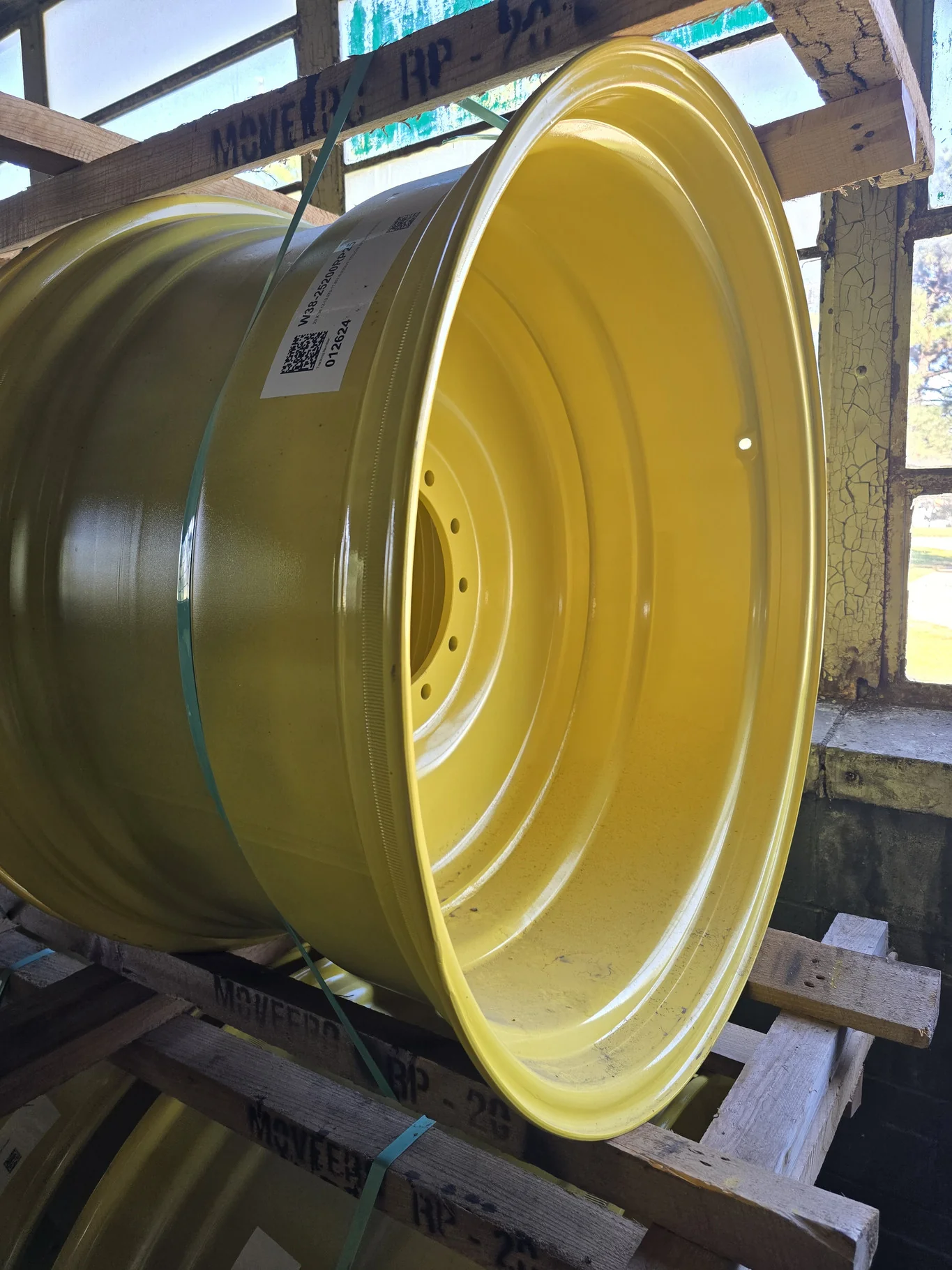 23 X 38 12-13.976-11.857-5.93 YELLOW SPRAYER WHEEL image 2