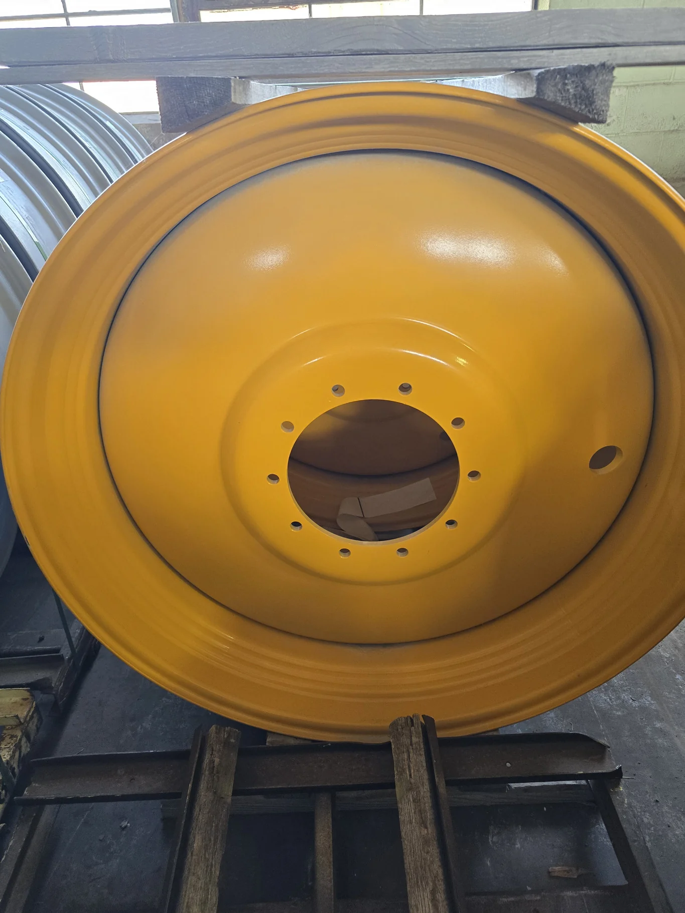 25 X 46 10-14.567-12.46-9.25 OFFSET HAGIE ORANGE SPRAYER WHEEL image 2