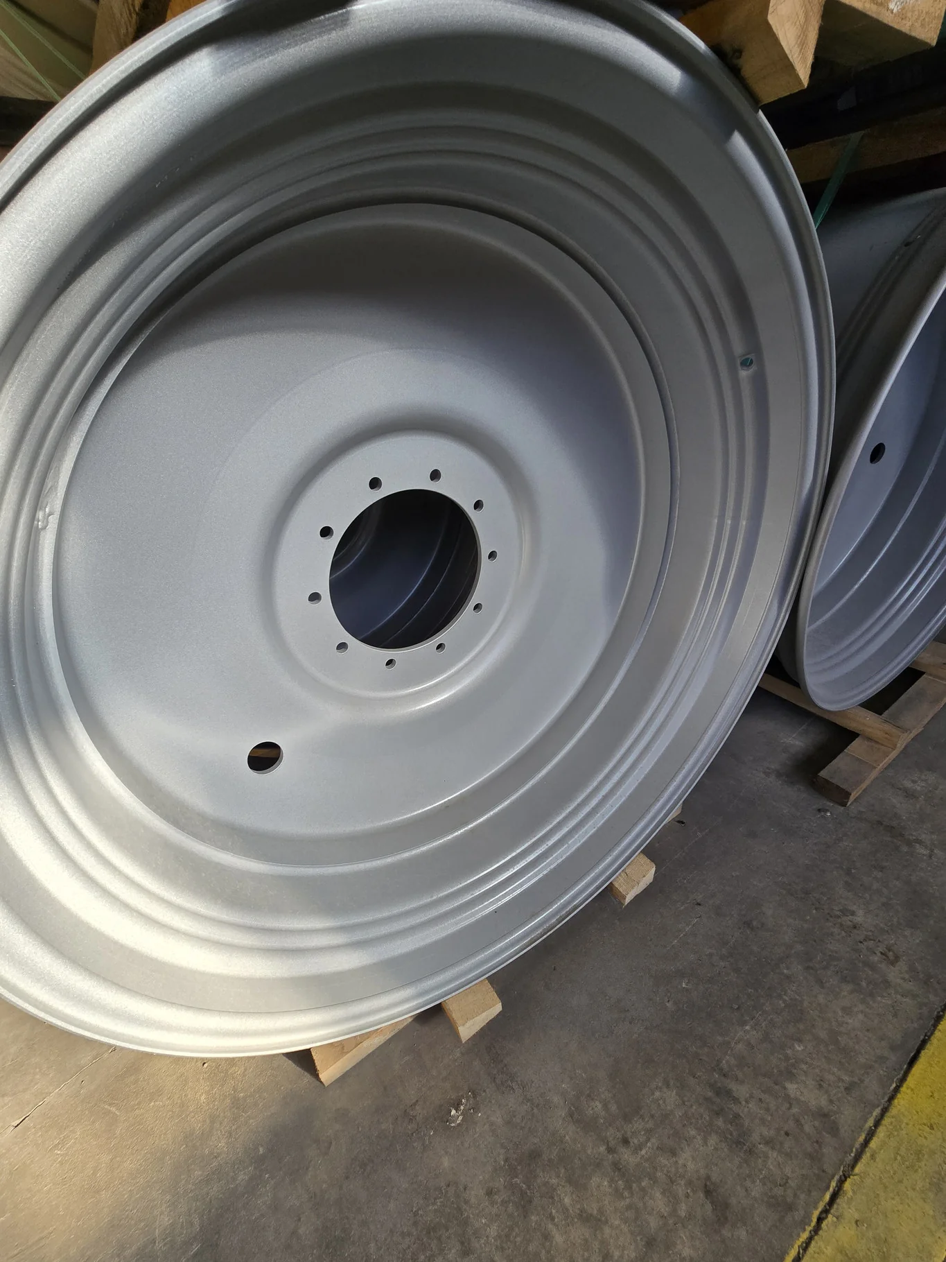 25 X 46 10-14.567-12.460-2.78 OFFSET SILVER SPRAYER WHEEL