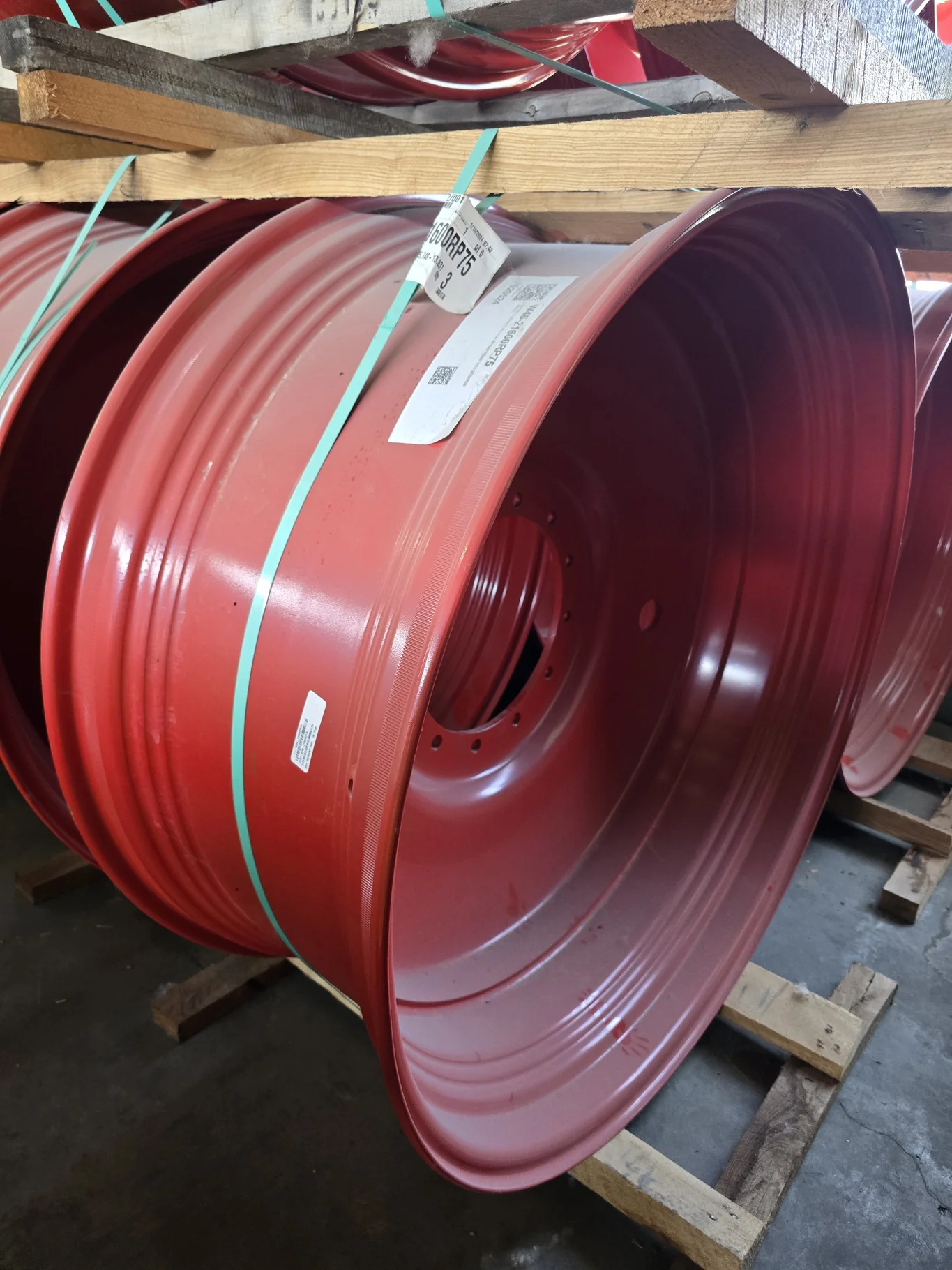 20 X 46 12-15.748-13.831-4.90 OFFSET FENDT RED SPRAYER WHEEL