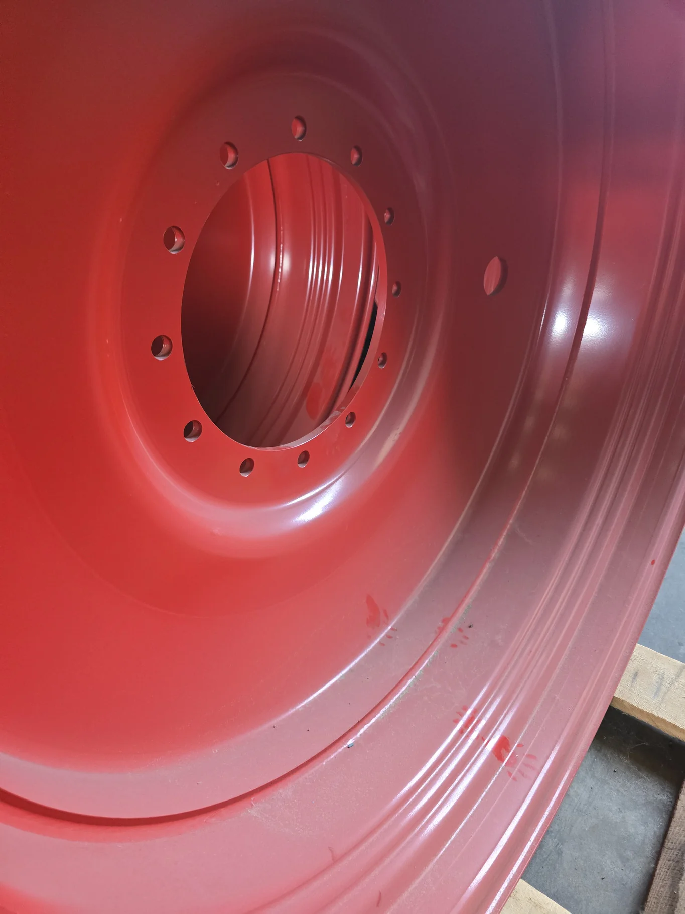 20 X 46 12-15.748-13.831-4.90 OFFSET FENDT RED SPRAYER WHEEL image 2