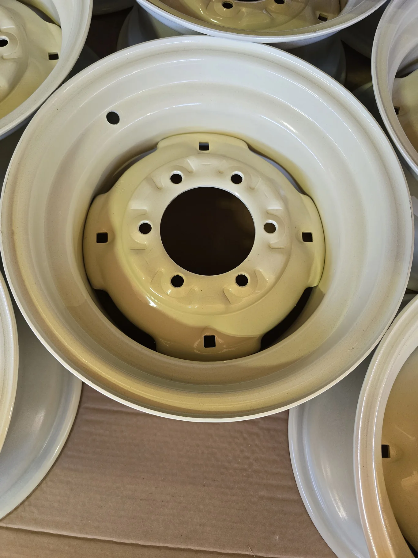 8 X 15 6-6-4.633-1.12IN IMP WHEEL OFF WHITE