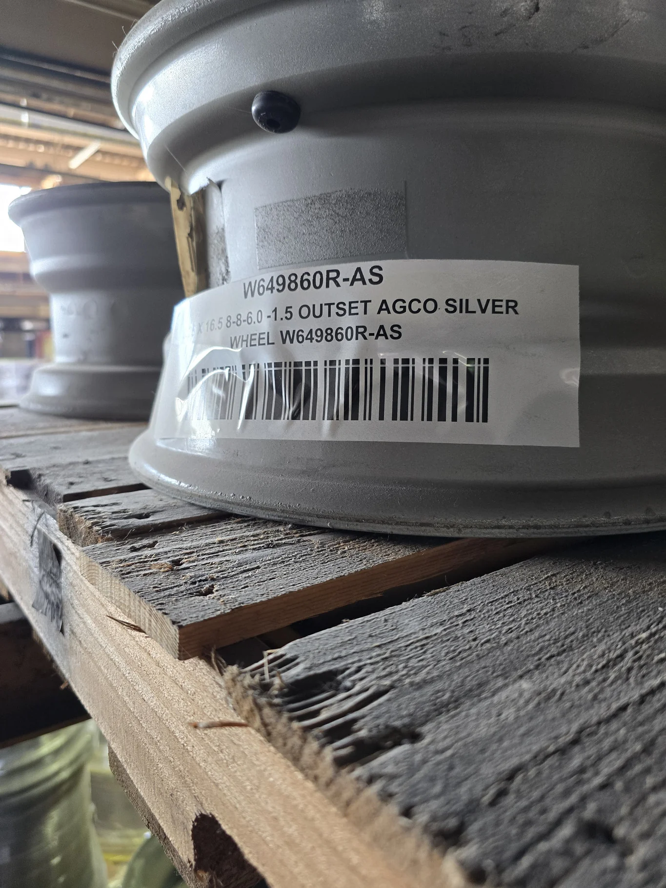 8.25 X 16.5 8-8-6.0 -1.5 OUTSET AGCO SILVER WHEEL image 2
